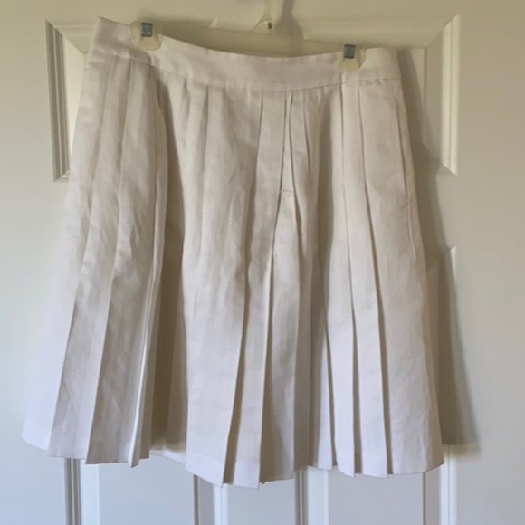 Banana Republic Dresses & Skirts - Banana Republic Pleated Skirt